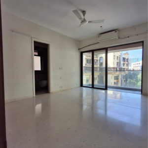 Room in 3 BHK Apartment at Kalpataru Solitaire, Nutan Laxmi Society – for Sale
