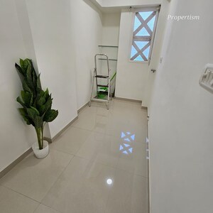 Furnished Amenities in 3 BHK Apartment at Hiranandani Heritage Tower, Powai – for Sale