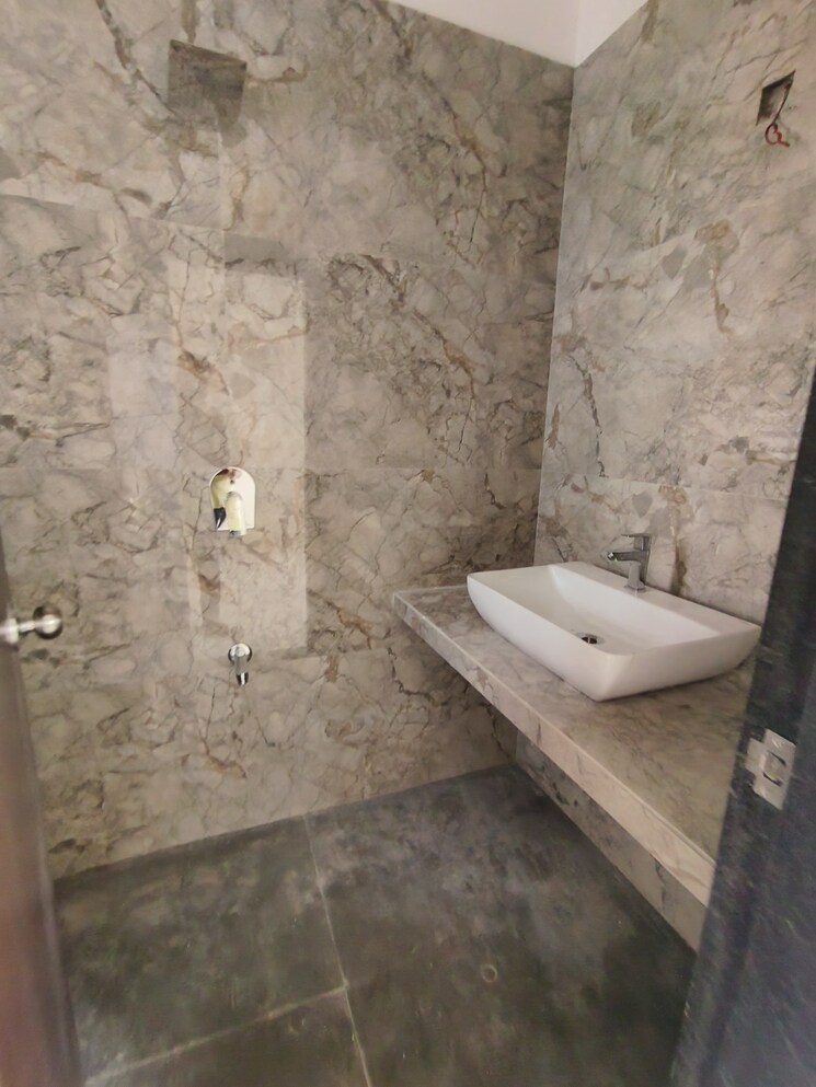 Bathroom, borivali west 2 Bedroom 880 Sq.Ft. Apartment In Borivali West Mumbai 8819224