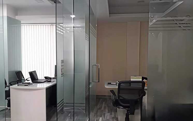 Team Area, wave-one Commercial Office Space 1470 Sq.Ft. In Sector 18 Noida 8819251