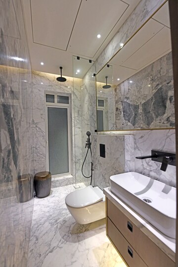 Attached Bathroom in 4 BHK Apartment at Bhoomi Simana, Parel – for Sale