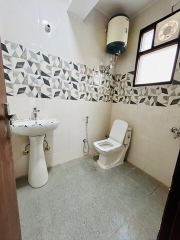 Master Bedroom in 2 BHK Builder Floor at Chattarpur – for Rent