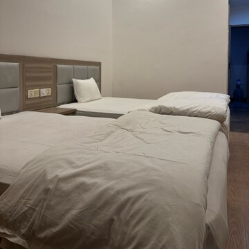  Pg For Rent in Udyog Vihar Phase 5