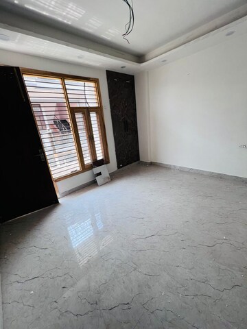 Room in 2 BHK Builder Floor at Chattarpur – for Rent