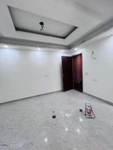 Room in 2 BHK Builder Floor at Chattarpur – for Rent