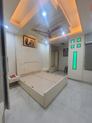 Team Area in 3 BHK Builder Floor at Prashant Vihar – for Rent