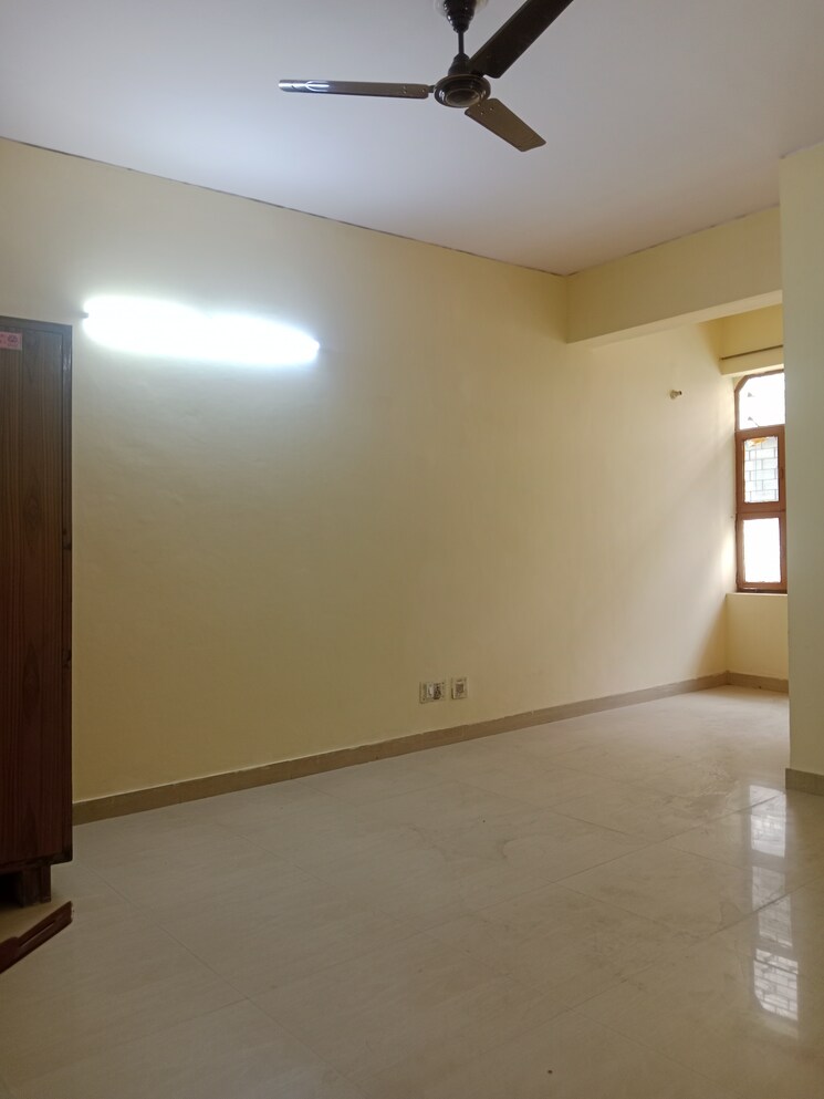 Room, ashoka enclave 2 Bedroom 1650 Sq.Ft. Builder Floor In Ashoka Enclave Faridabad 8819397