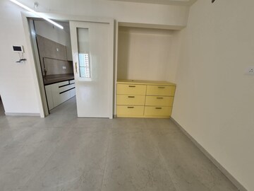 Room in 3 BHK Apartment at Dosti West County Phase 2 Dosti Cedar, Balkum Pada – for Rent