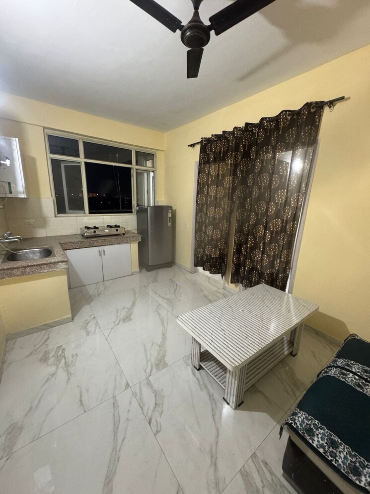 Living Room, surya-towers-zirakpur 2 Bedroom 1250 Sq.Ft. Apartment In Lohgarh Zirakpur 8819435