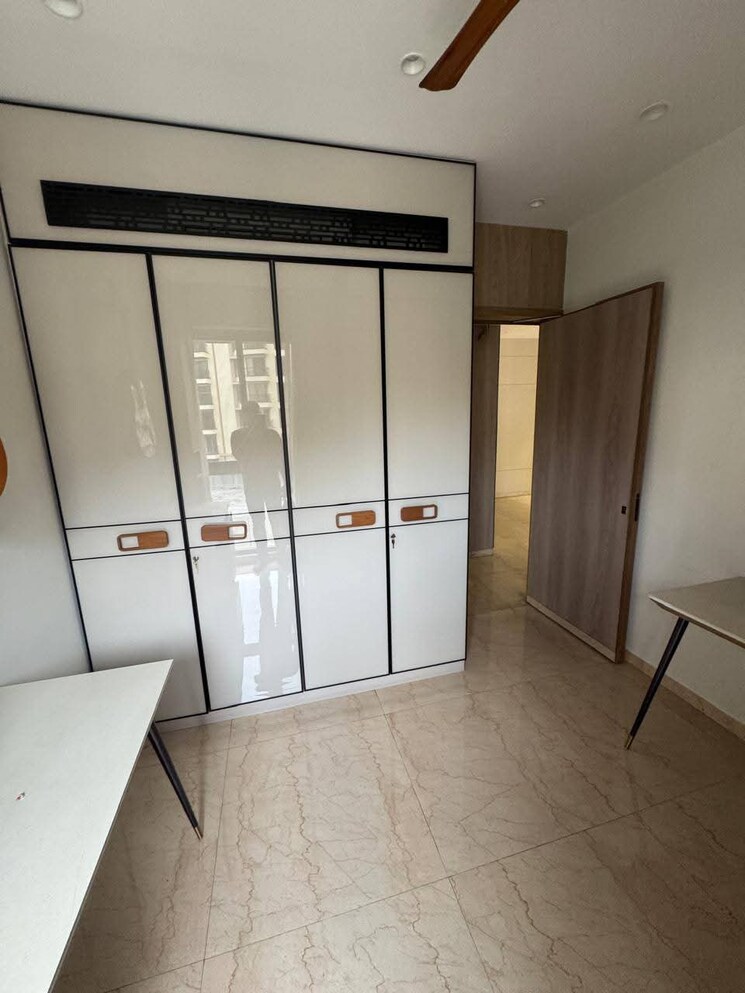 undefined, lodha-sterling 3 Bedroom 977 Sq.Ft. Apartment In Kolshet Road Thane 8819403