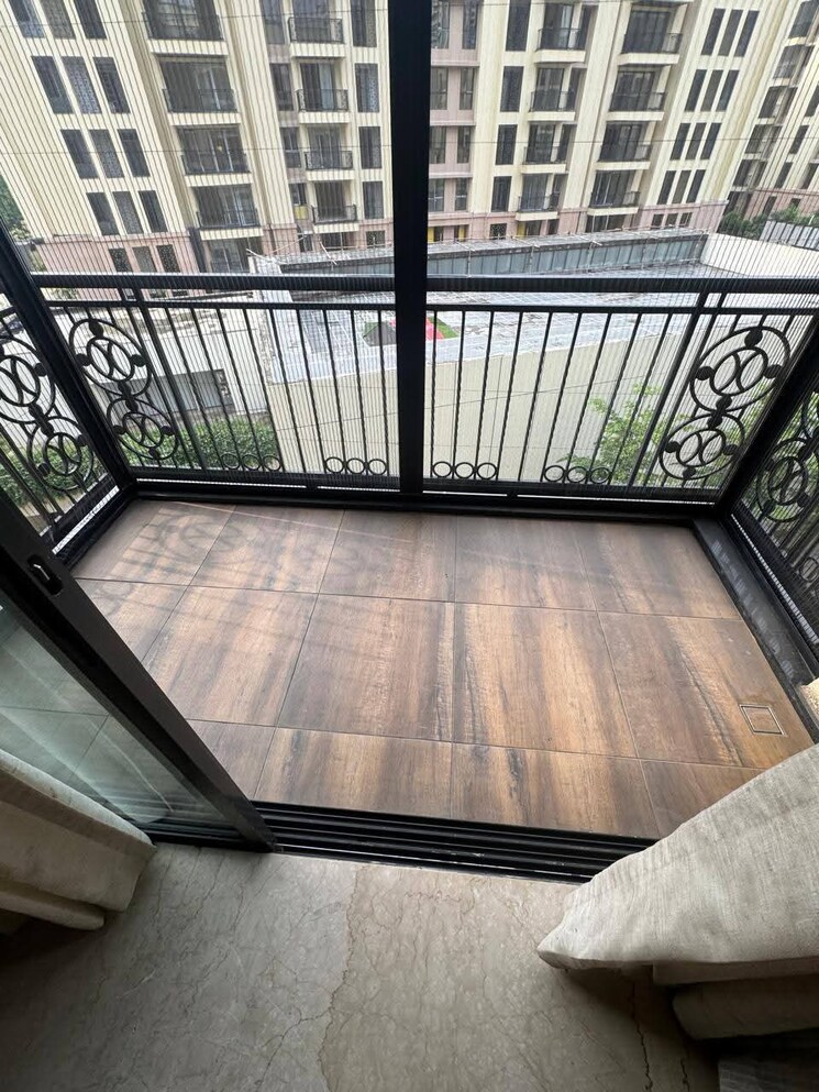 Balcony, lodha-sterling 3 Bedroom 977 Sq.Ft. Apartment In Kolshet Road Thane 8819403