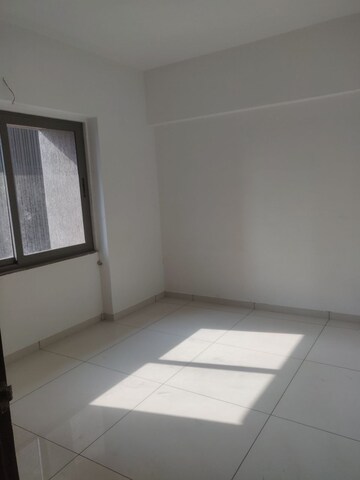 Room in 3 BHK Apartment at Deep Indraprasth Saptak, Naranpura – for Rent