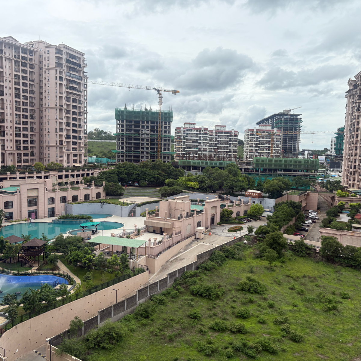 3 BHK + Extra Room Apartment For Rent in K Raheja Reserve