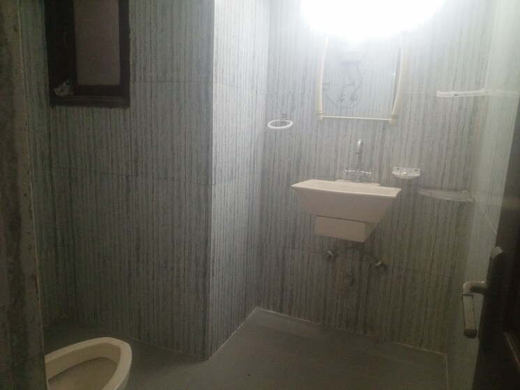 Bathroom, akash-ganga-apartment 3 Bedroom 1400 Sq.Ft. Apartment In Sector 56 Gurgaon 8819545