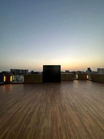 Swimming Pool in 4 BHK Penthouse at Mayfair Meridian Andheri, Andheri West – for Sale