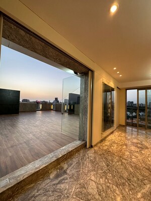 Room in 4 BHK Penthouse at Mayfair Meridian Andheri, Andheri West – for Sale