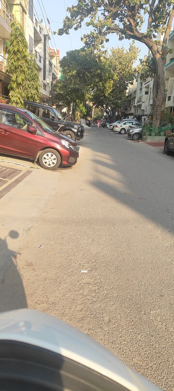 Parking in 6+ BHK Independent House at RWA Apartments Sector 61, Sector 61 – for Sale