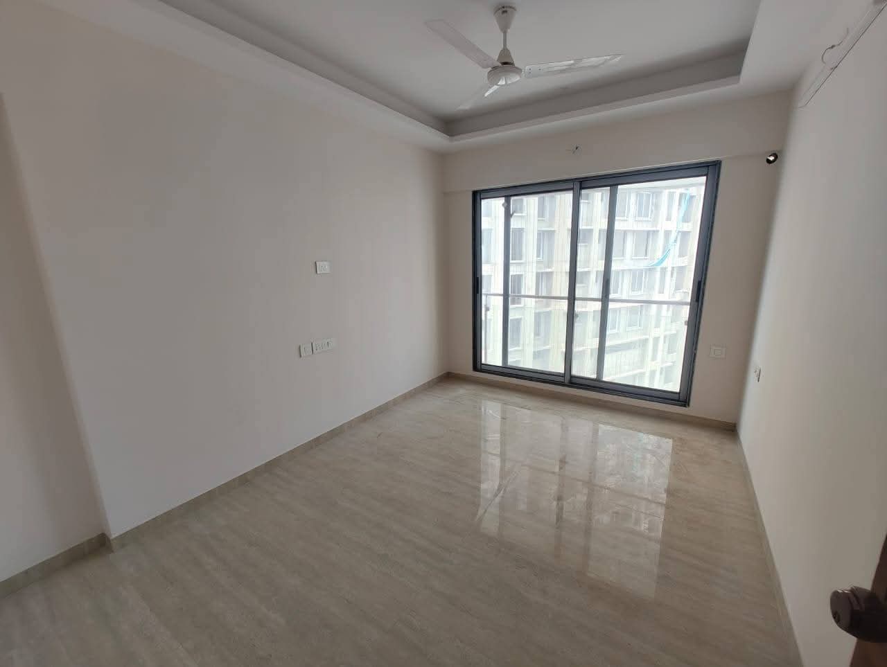 1 BHK 430 Sq.Ft. Apartment in Je And Vee Om Trimurti