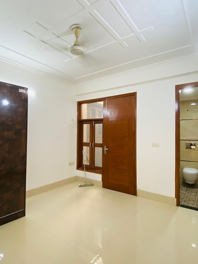 Room, anupam garden 3 Bedroom 4500 Sq.Ft. Villa In Anupam Garden Delhi 8819541