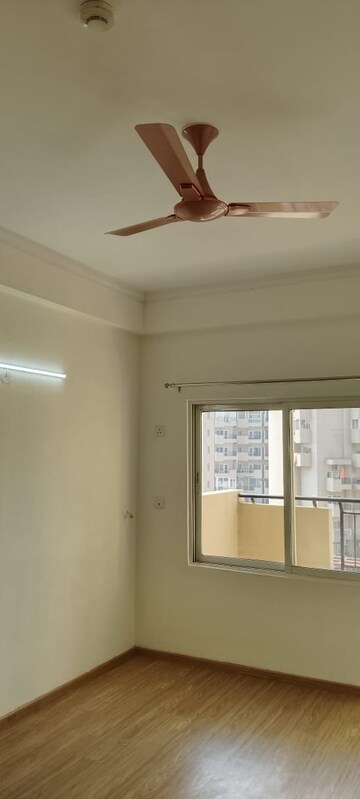 2 BHK Apartment For Rent in Ramprastha Awho, Sector 95