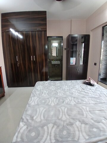 Furnished Amenities in 2 BHK Apartment at Mantri Park, Goregaon East – for Rent