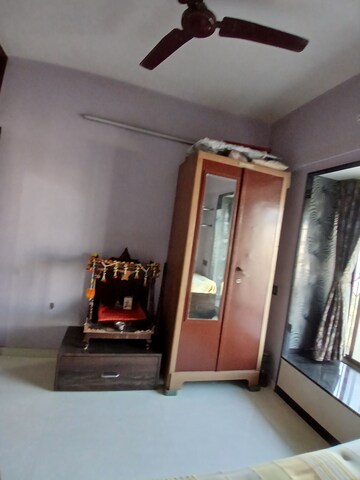 Furnished Amenities in 2 BHK Apartment at Mantri Park, Goregaon East – for Rent