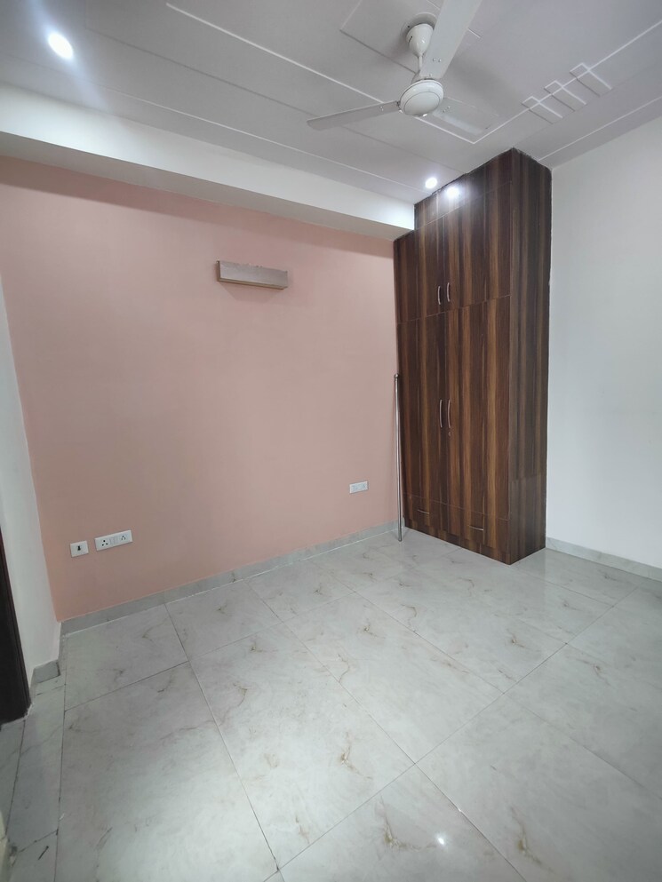 Room, sector 46 2 Bedroom 1360 Sq.Ft. Builder Floor In Sector 46 Gurgaon 8819542