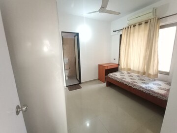 Room in 3 BHK Apartment at Nirma Plaza, Andheri East – for Rent