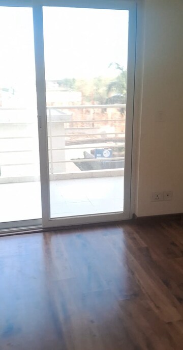 Room in 2 BHK Apartment at Assotech Blith, Sector 99 – for Sale