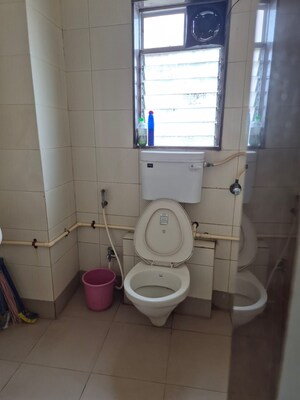 Bathroom in 1 BHK Apartment at Mulund East – for Sale