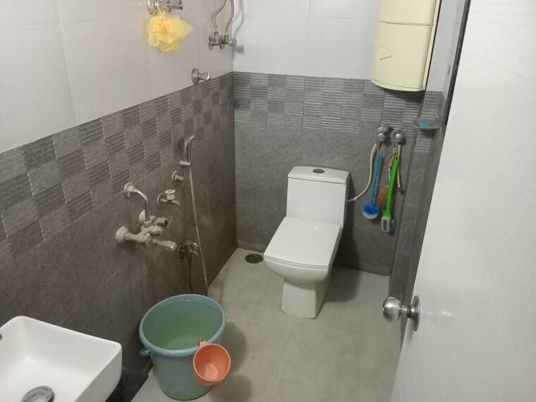 Bathroom, kalyan west 2 Bedroom 960 Sq.Ft. Apartment In Kalyan West Thane 8819626