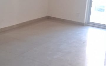 Room in 3 BHK Apartment at Assotech Blith, Sector 99 – for Sale
