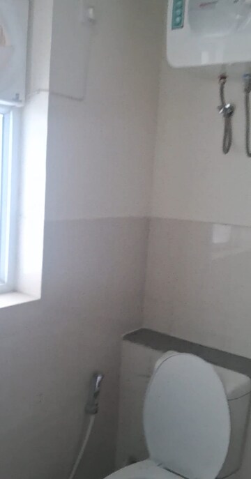Room in 3 BHK Apartment at Assotech Blith, Sector 99 – for Sale