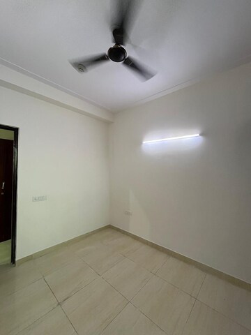 Room in 2 BHK Apartment at Gaur City 2 - 14th Avenue, Sector 16c Greater Noida – for Sale