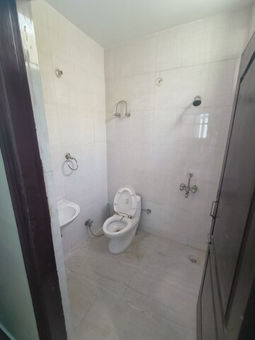 Bathroom in 1 BHK Builder Floor at Sector 56 – for Rent