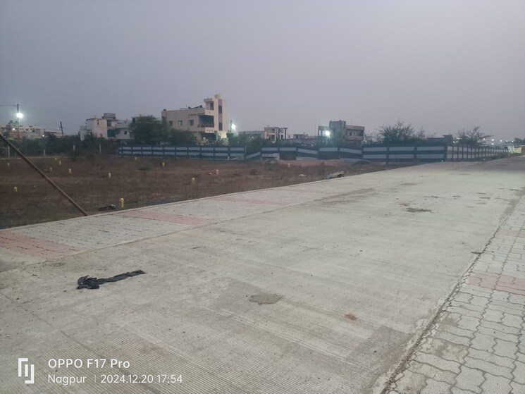  Parking, besa  1020 Sq.Ft. Plot In Besa Nagpur 8819977