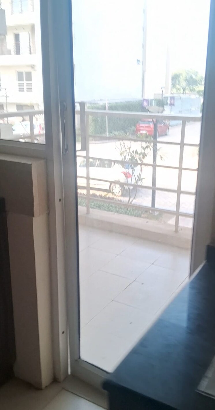 Balcony, pareena-coban-residences 2.5 Bedroom 1550 Sq.Ft. Apartment In Sector 99a Gurgaon 8819706