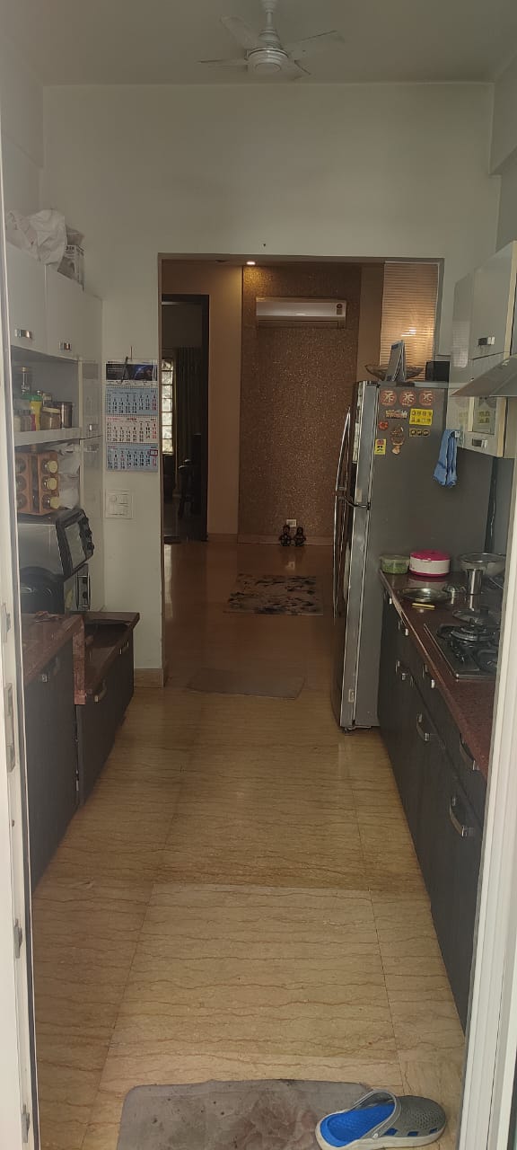 2 BHK Apartment For Rent in Max Towers