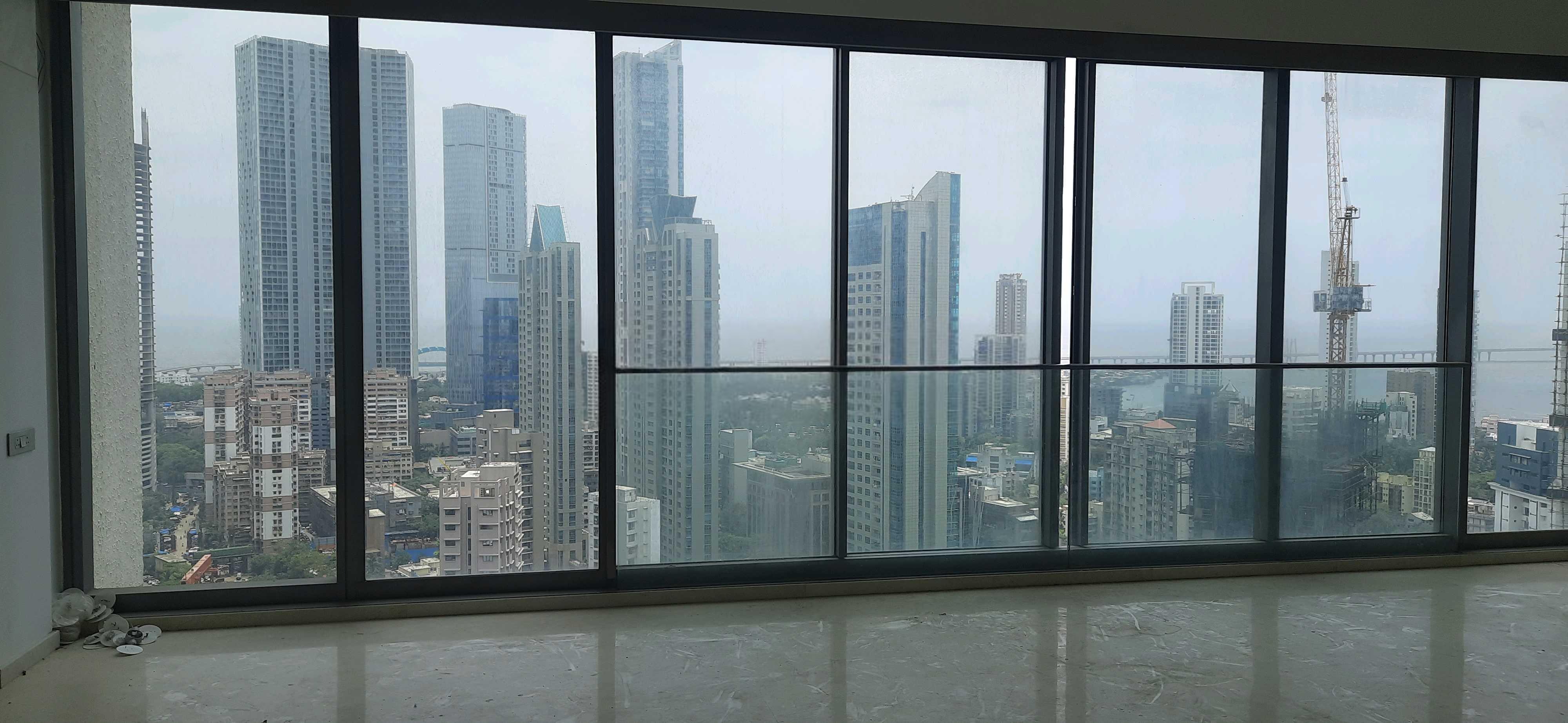 5 BHK + Servant Room Apartment For Rent in Rustomjee Crown