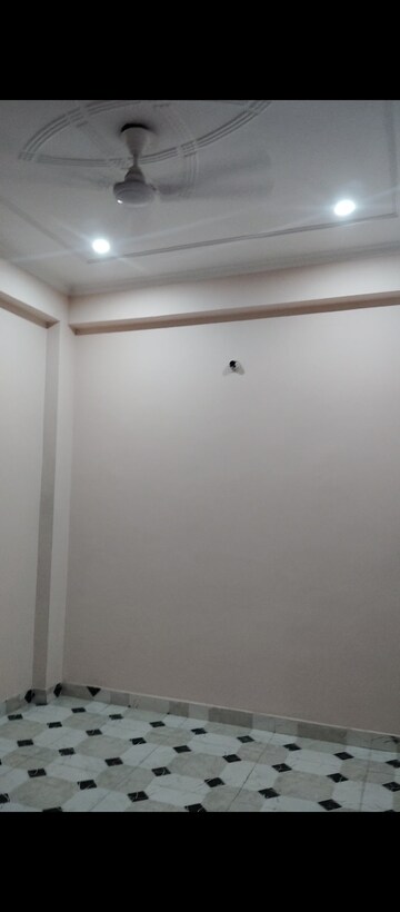 2 BHK Builder Floor For Rent in Sector 121