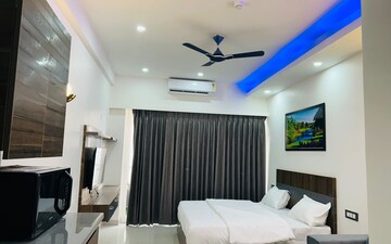 4 BHK Apartment For Rent in London Mart, Sector 16b Greater Noida