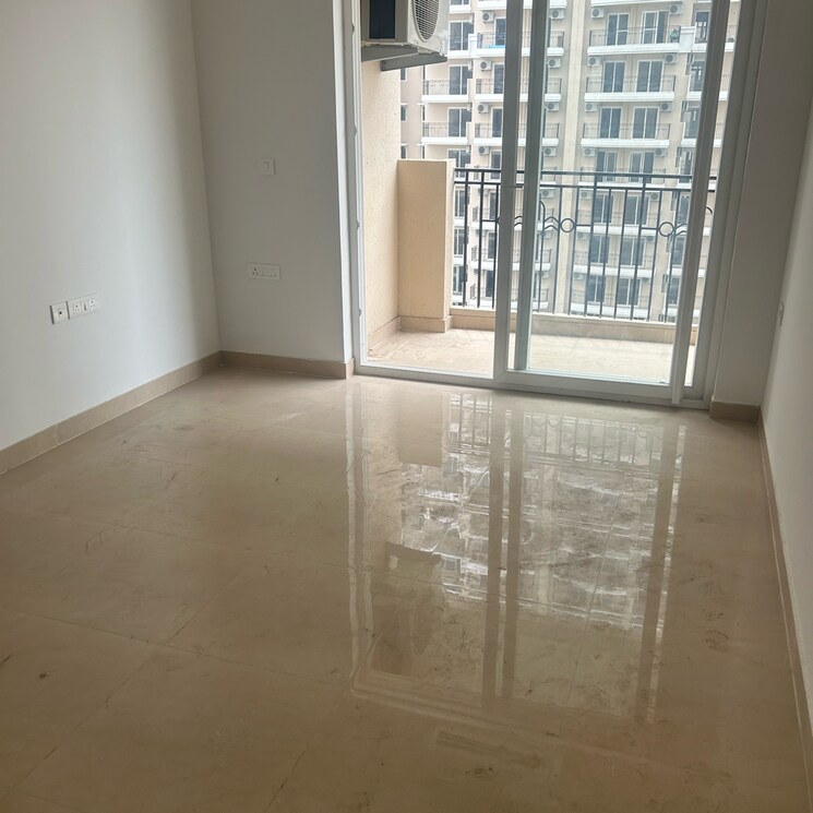 Room, gaur city 1 3 Bedroom 1583 Sq.Ft. Apartment In Gaur City 1 Greater Noida 8820057