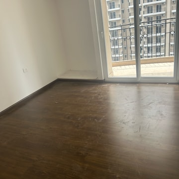Room in 3 BHK Apartment at Gaur City 1 – for Sale