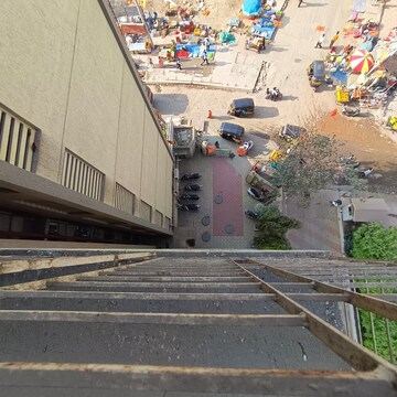 2 BHK Apartment – Exterior View View at Pushakraj CHS, Mulund East - for Rent