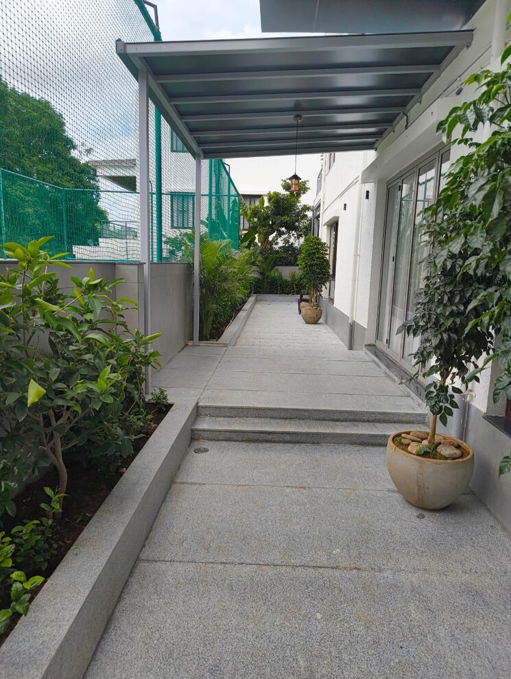 Balcony, mantri-group-mantri-euphoria 5 Bedroom 5500 Sq.Ft. Villa In Narsingi Hyderabad 8820139