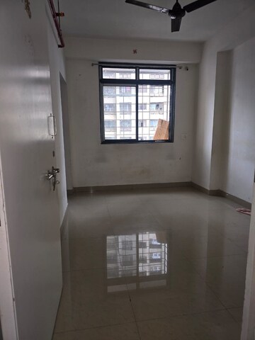 Room in 1 BHK Apartment at Kapil Vastu, Goregaon West – for Rent