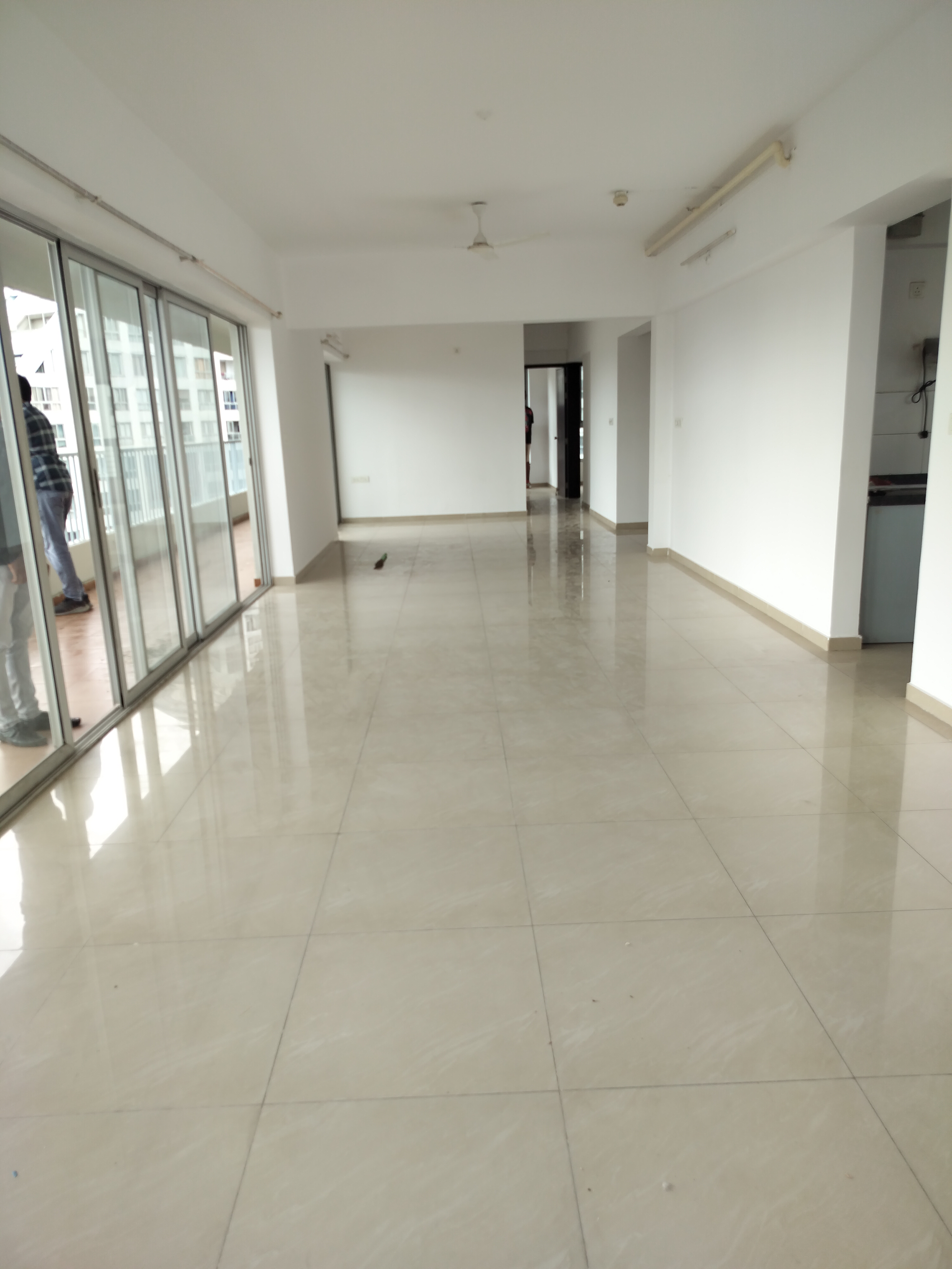 3 BHK 2400 Sq.Ft. Apartment in Amanora Future Towers