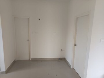 Room in 2 BHK Apartment at Celebrity Lakeview, Jigani – for Rent