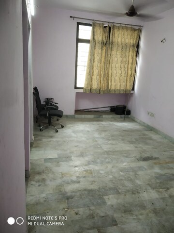 Room in 2 BHK Apartment at Shipra Riviera, Gyan Khand – for Rent
