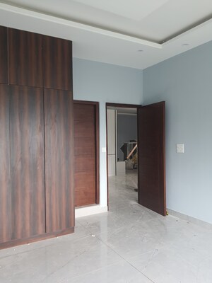 Room in 3 BHK Apartment at Mehli – for Sale